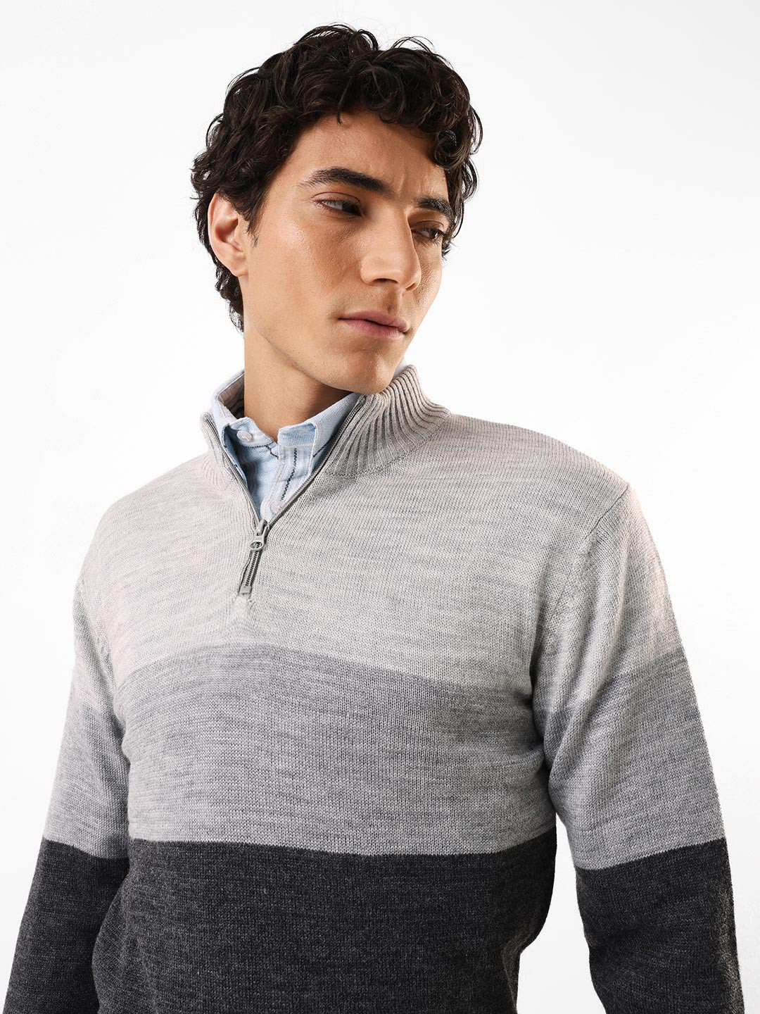 Dennis Lingo Men Colourblocked Mock Collar Full Sleeve Pullover with Zip Detail