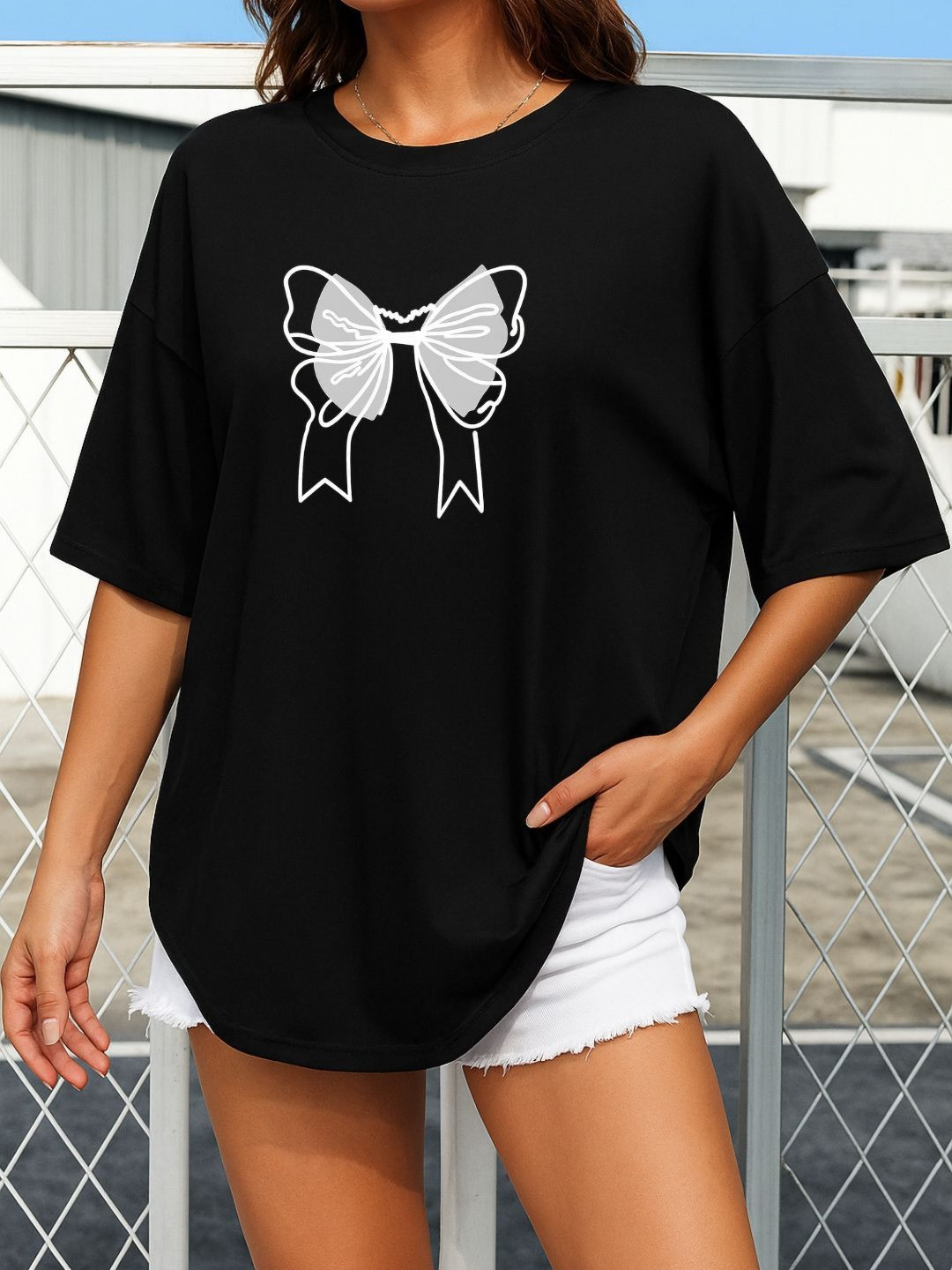 Oversized Bow Print Graphic T-Shirt with Drop-Shoulder Sleeves