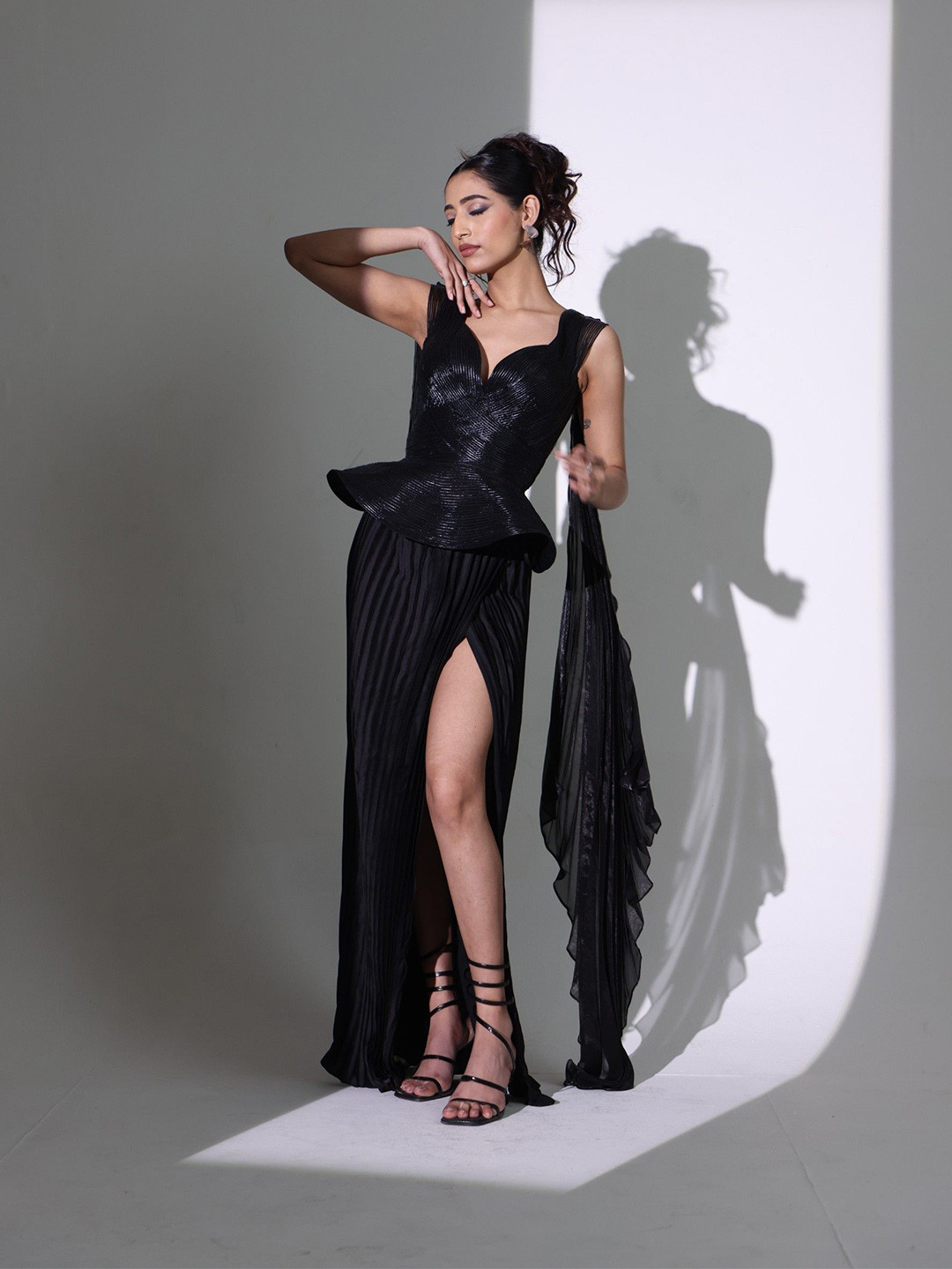 THE BLACK LOVER Women Sweetheart Neck Slit Dress
