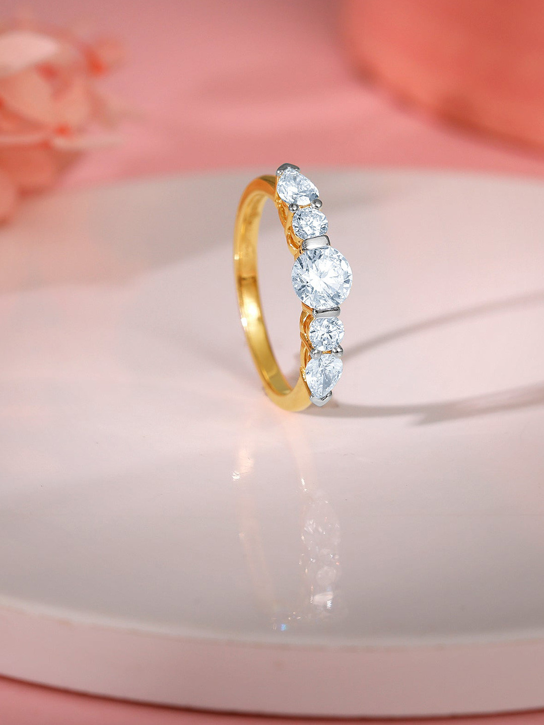 GIVA Gold Diva Solitaire Diamond Ring-1.914 gms