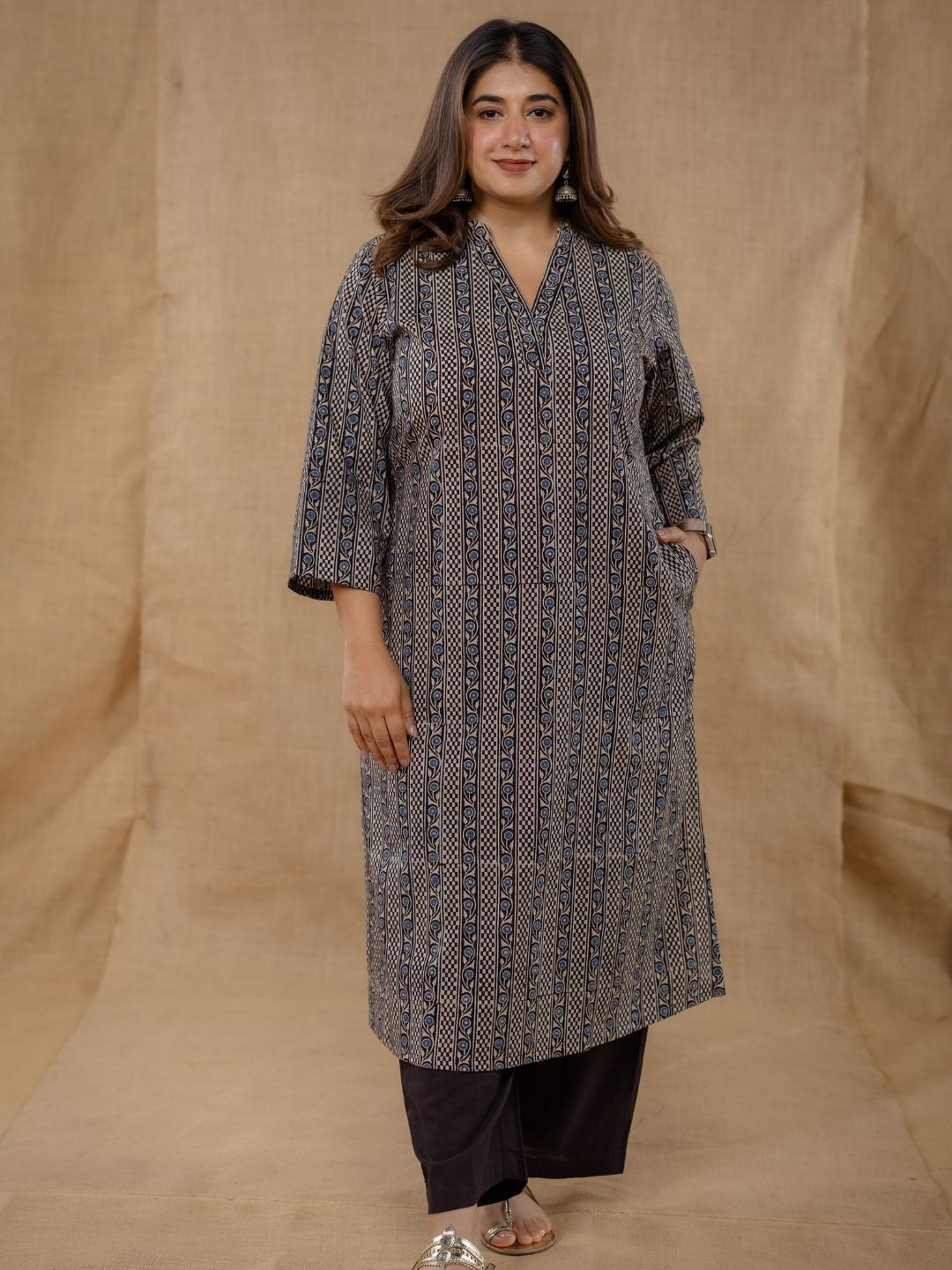THE INDIAN ETHNIC CO Women Floral Printed Block Print Ajrakh Cotton Kurta