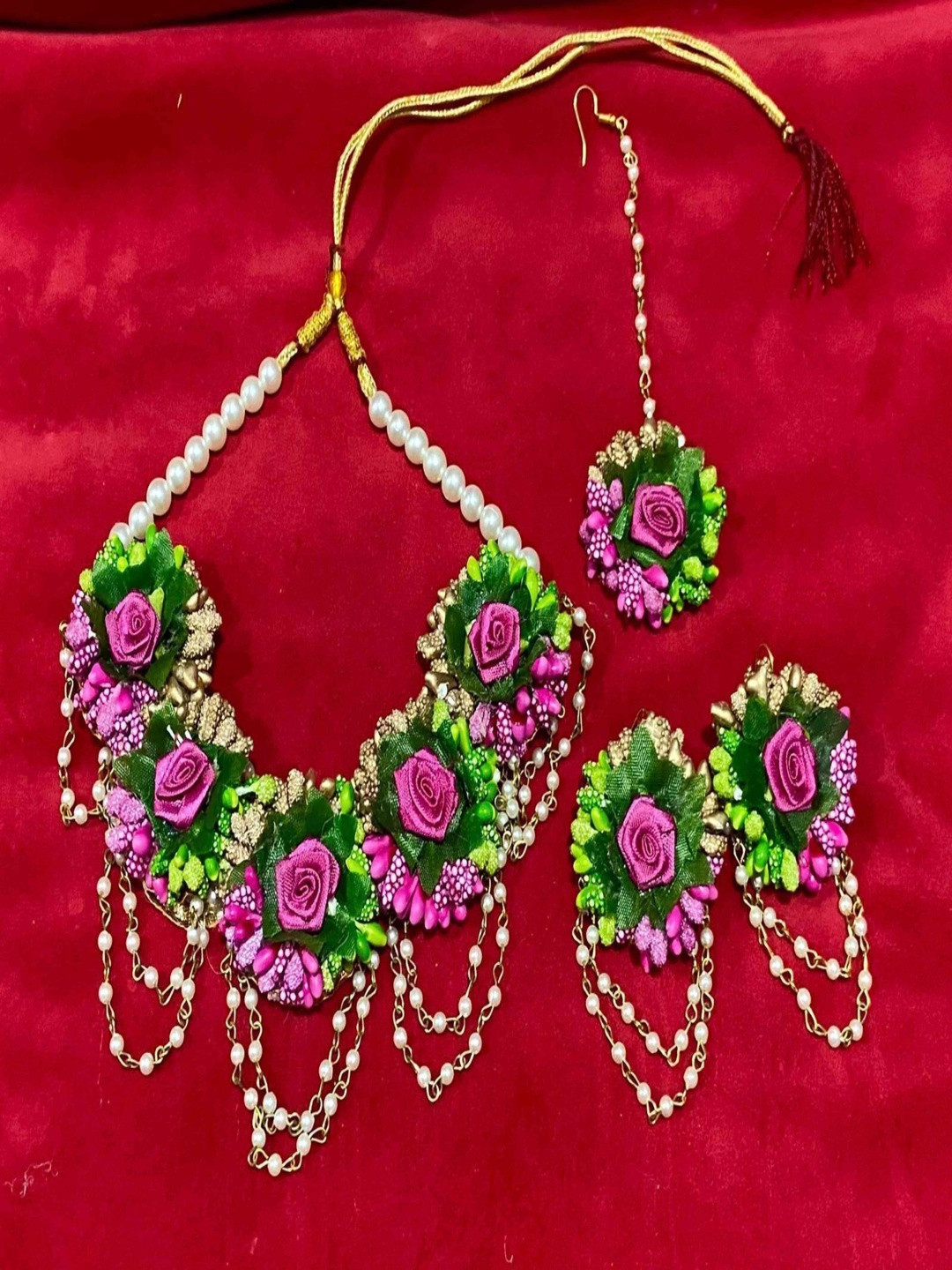 VIP Fashions Beaded Flower Design Jewellery Set