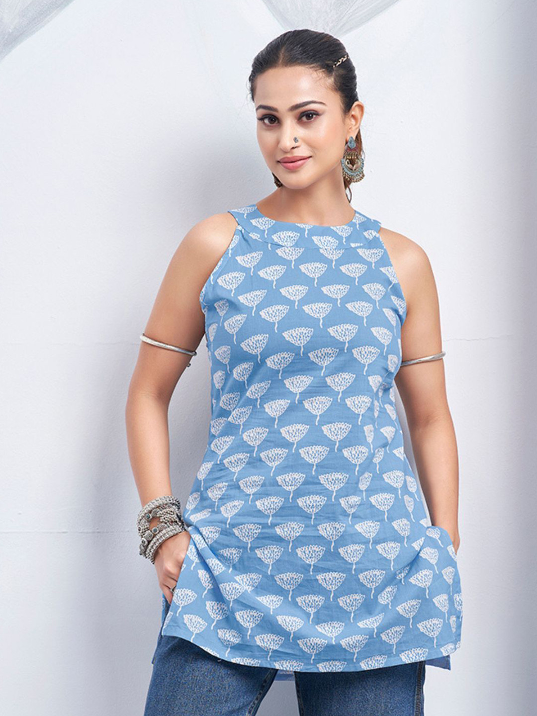 Kaftanize Floral Printed Halter Neck Sleeveless Backless Pure Cotton Short Kurti