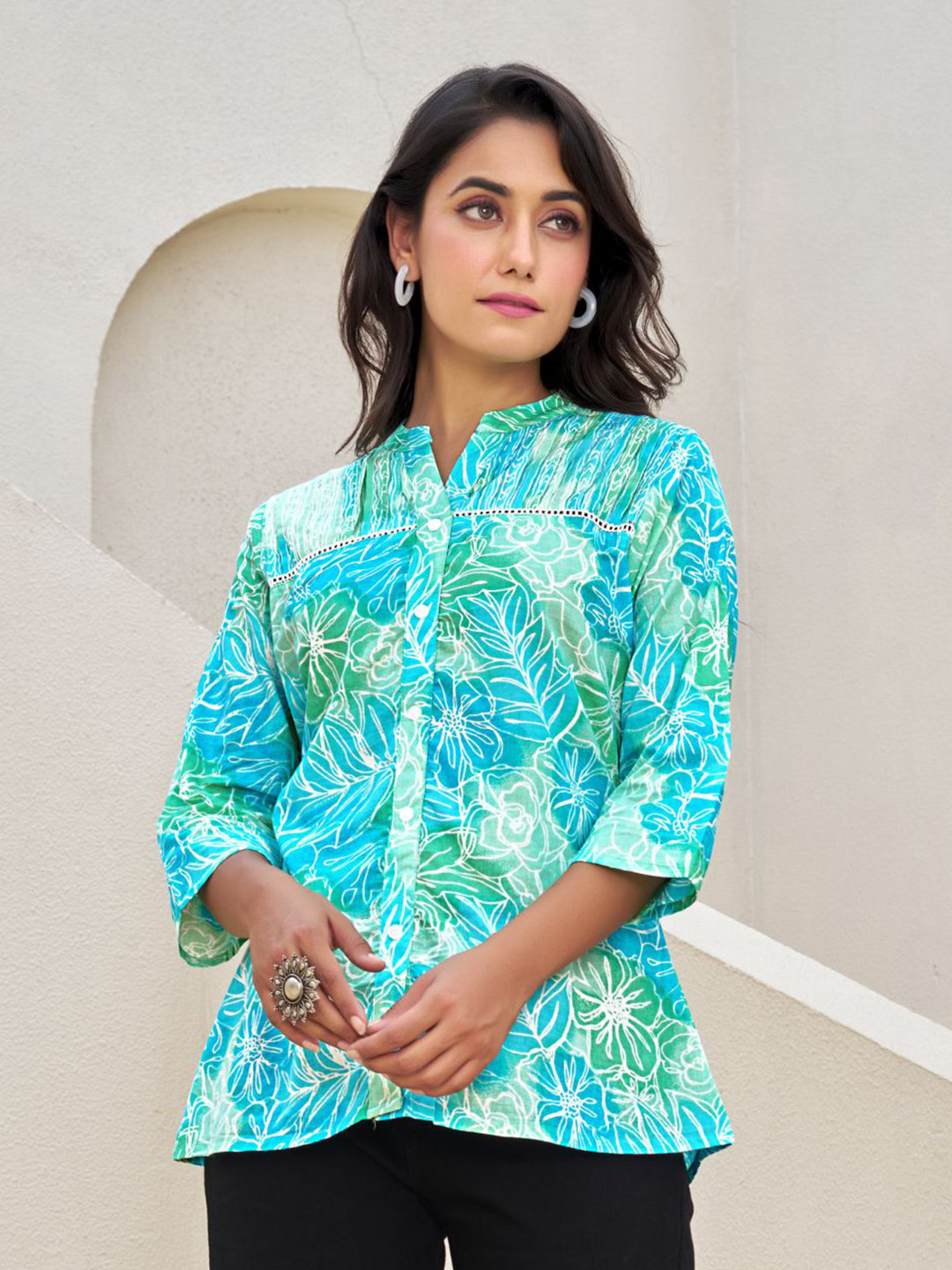 Kaftanize Women Green blue abstract bold leaf floral print ladder lace short kurti