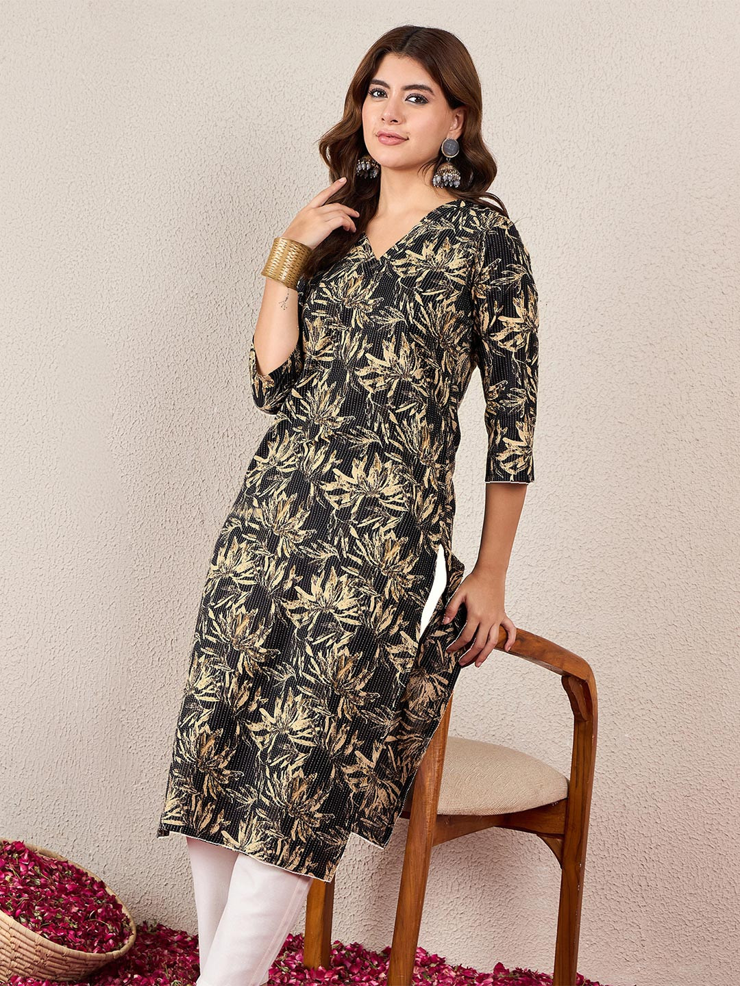 Skylee Pop Floral Printed V-Neck Cotton Straight Kurtas
