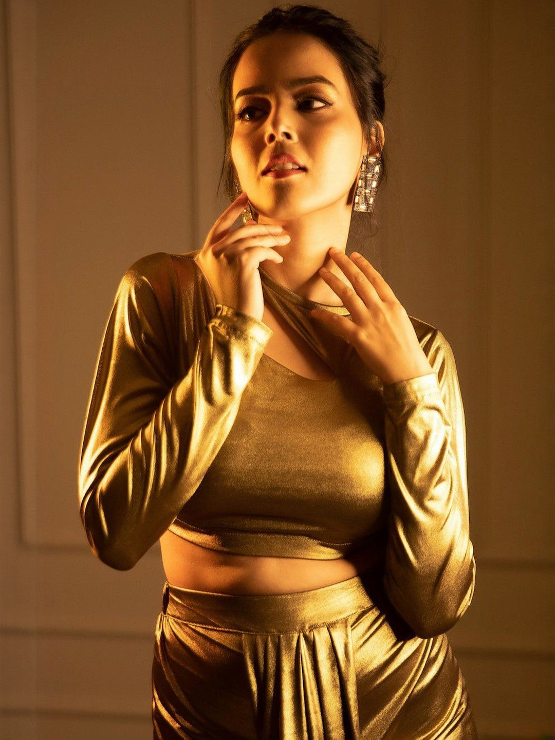 Ashtag Keyhole Neck Sheen Crop Top