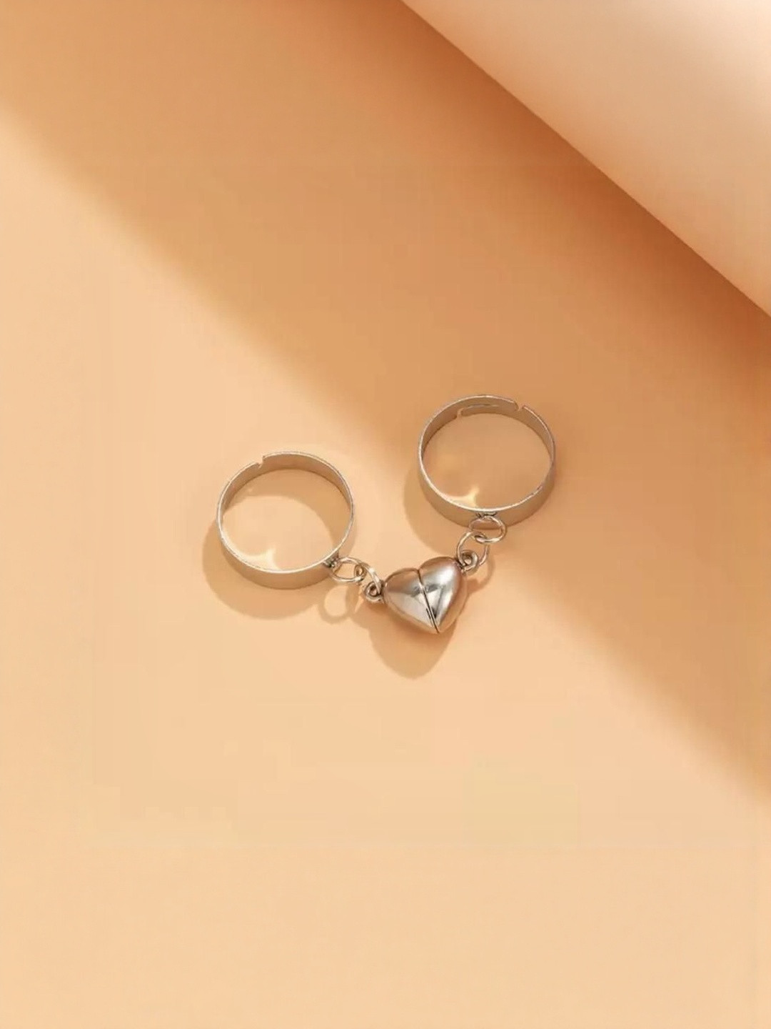 Teeragaj Set Of 2 Heart Magnet Ring