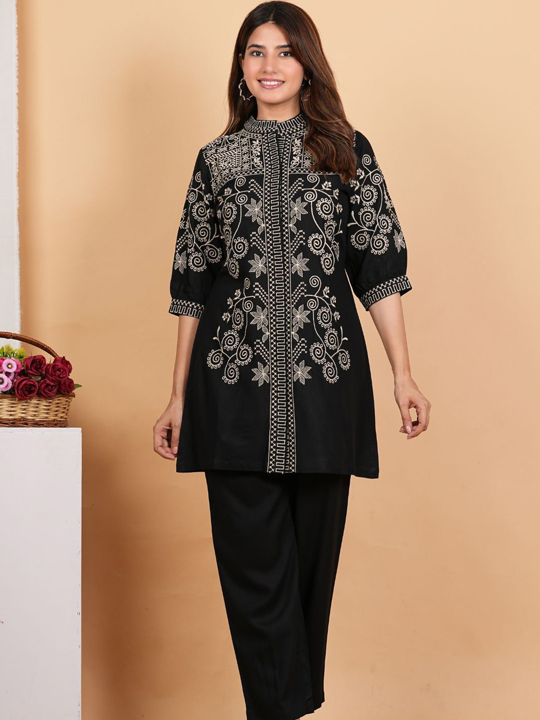 Kaftanize Women Black Embroidered Cotton Co-Ords