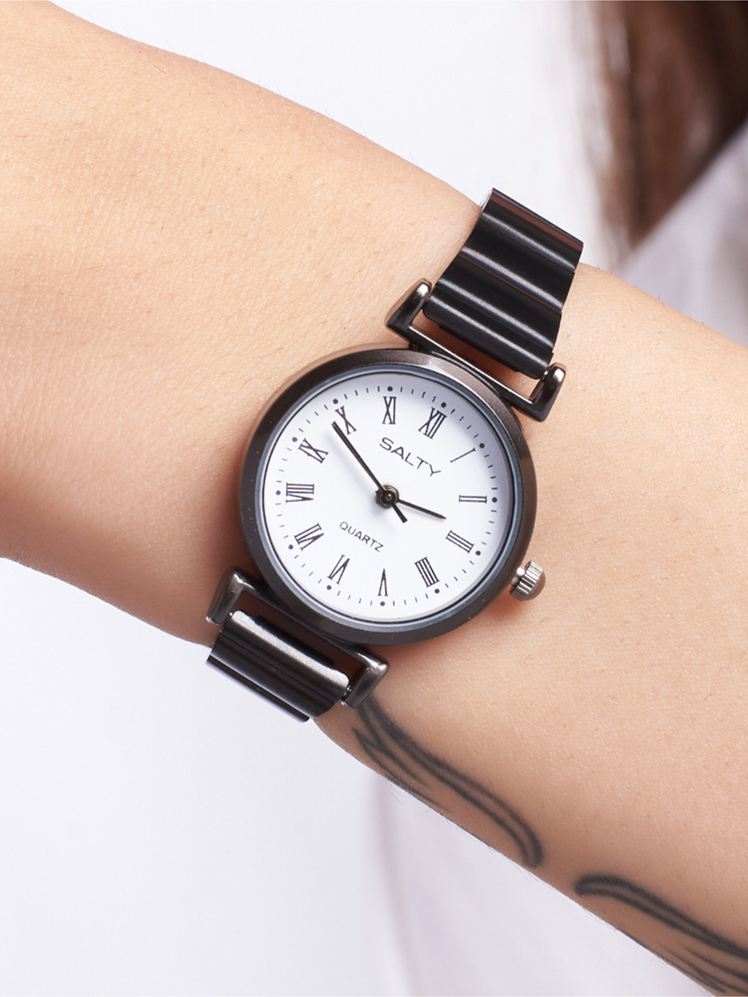 SALTY Women White Dail Core Classic Watch WT-S-0012-BK-WH