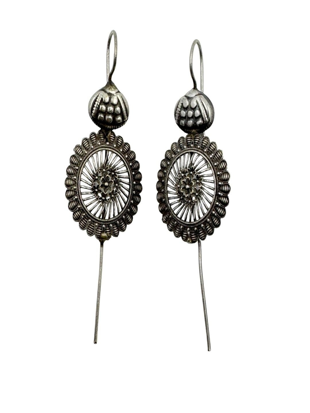THE NAKHRA STORE Circular Shaped Oxidized Ear Cuff