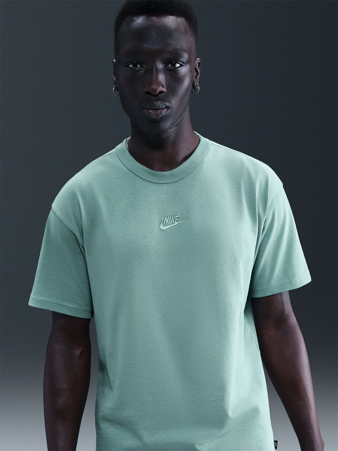 Nike Sportswear Premium Essentials T-Shirt