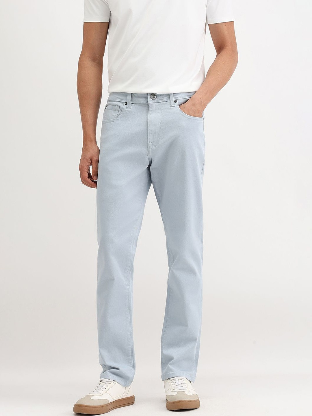 The Collection Men Dalmino Sky Blue Comfort Regular Fit Mid-Rise Light Fade Cotton Jeans