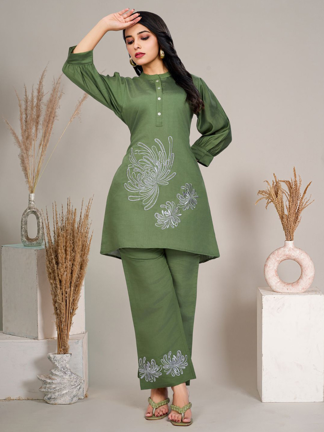 Kaftanize Embroidered Thread Work Puff Sleeves Tunic With Pant