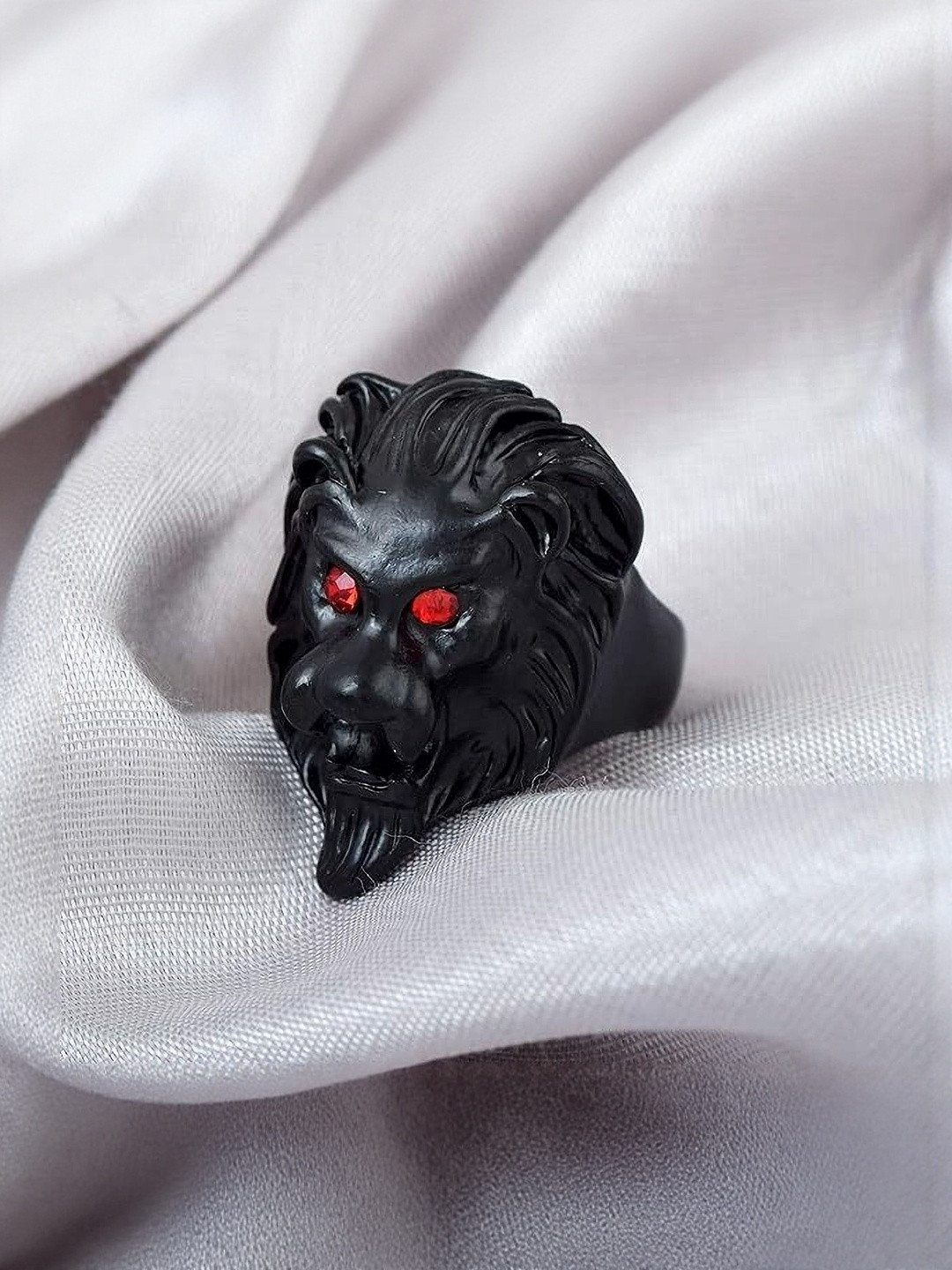 Teeragaj Stone Studded Lion Face Finger Ting