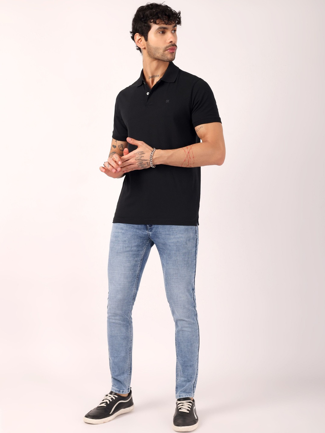 SUI DHAGA Men Narrow Relaxed Fit Mid-Rise Light Fade Stretchable Denim Jeans