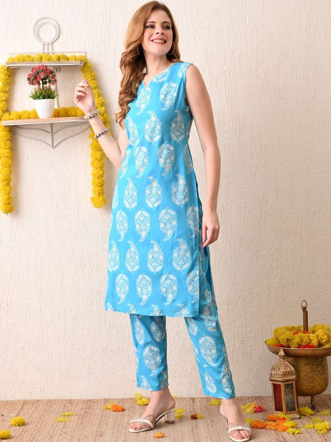 KHUHA Women Ethnic Motifs Printed Regular Kurta with Trousers