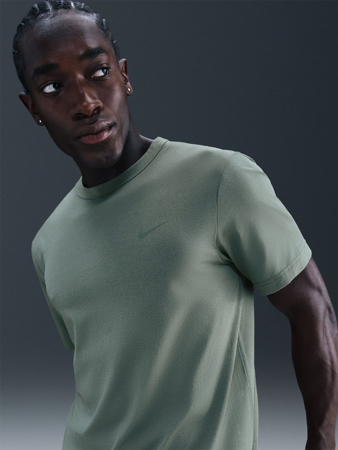 Nike Dri-FIT UV Hyverse Short-Sleeve Fitness T-Shirt