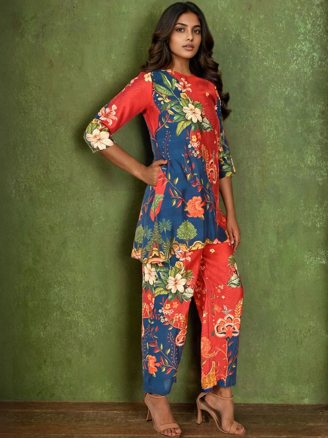 Dora Dori Floral Printed Boat Neck Chanderi Tunic With Trousers Co-Ords