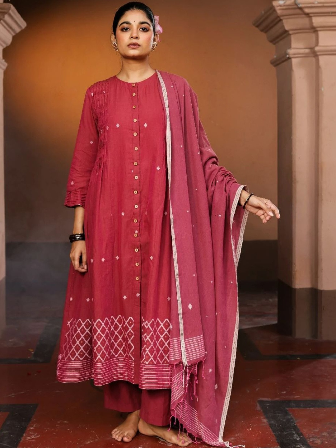 Sutra Art of Clothing Ethnic Motifs Printed Pure Cotton Jamdani Kurta Set With Dupatta