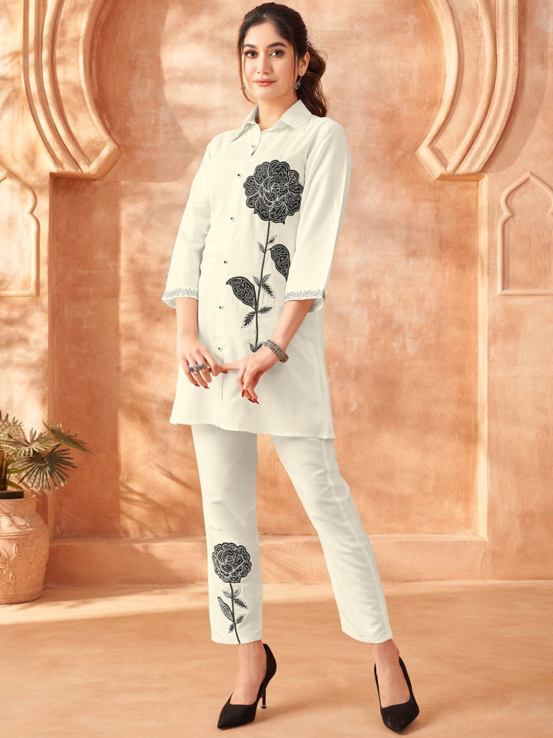 Kaftanize Rose Embroidered Lurex Detailing Chinon Co-Ords