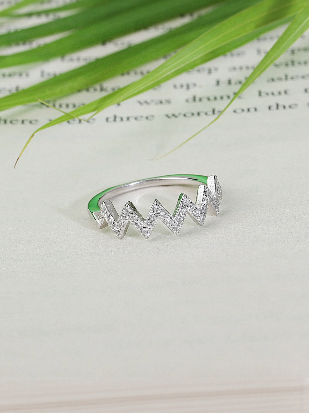 Eri Sterling Silver-Plated Zircon-Studded Hypoallergenic Adjustable Zig Zag Finger Ring
