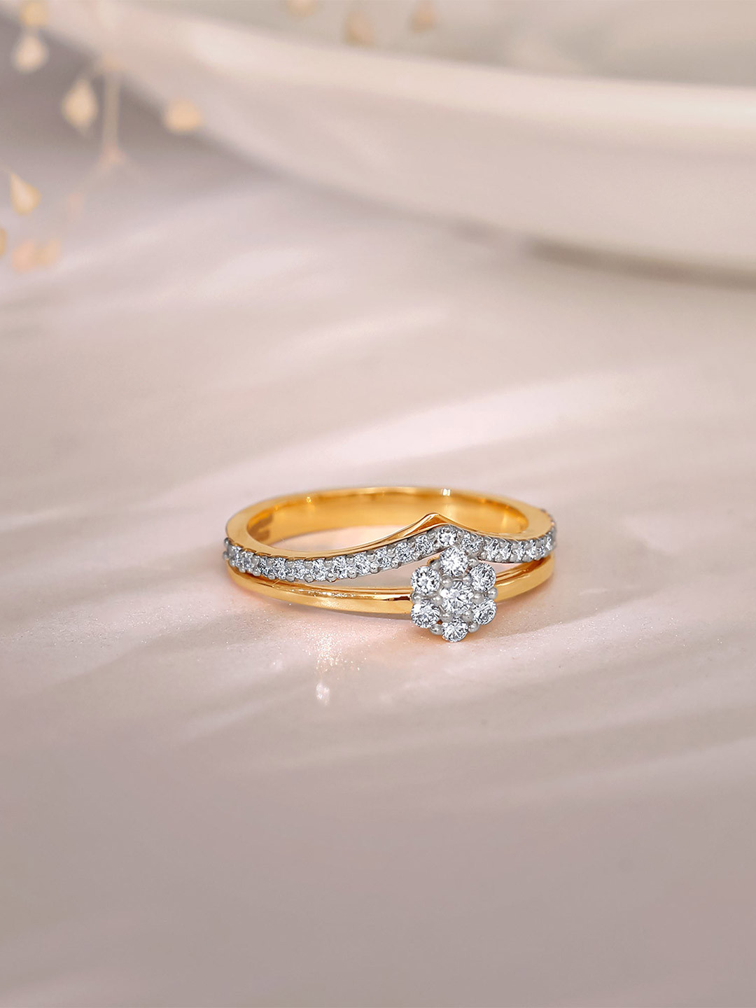 GIVA Gold Vanki Twist Diamond Ring-2.64 gms