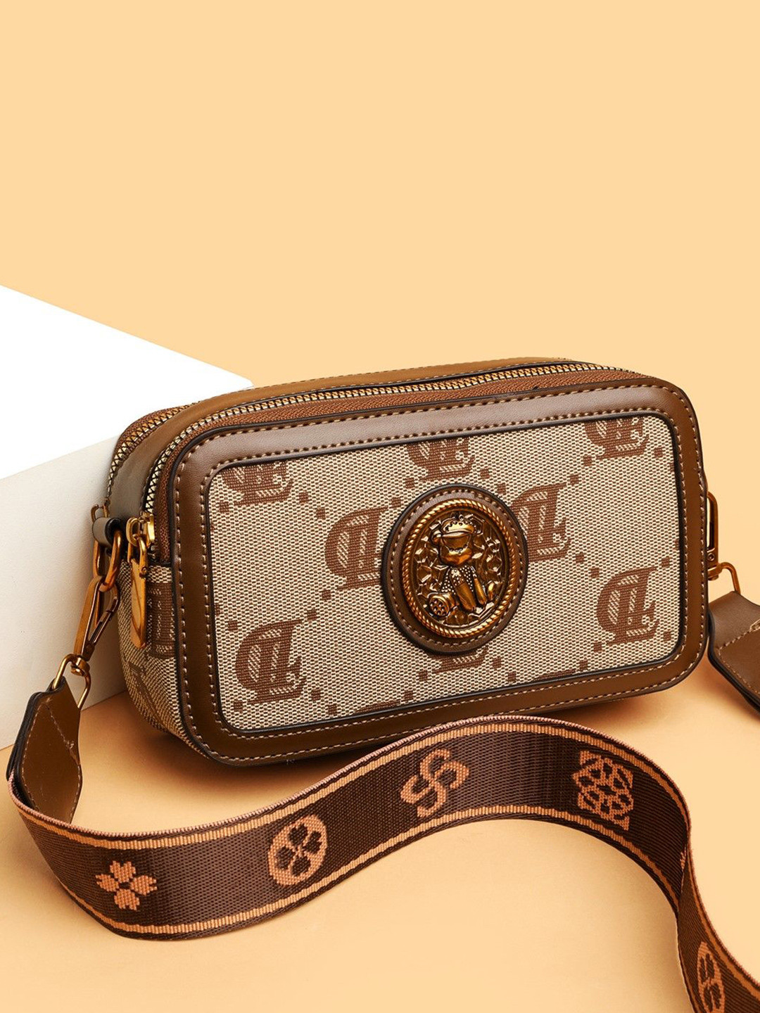 Diva Dale Women Brand Logo Printed Structured Sling Bag