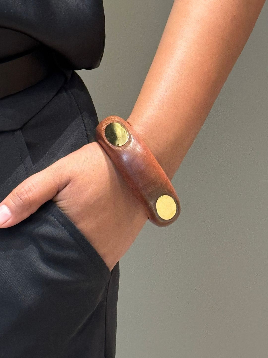 THE NAKHRA STORE Natural Polished Wooden Bangle