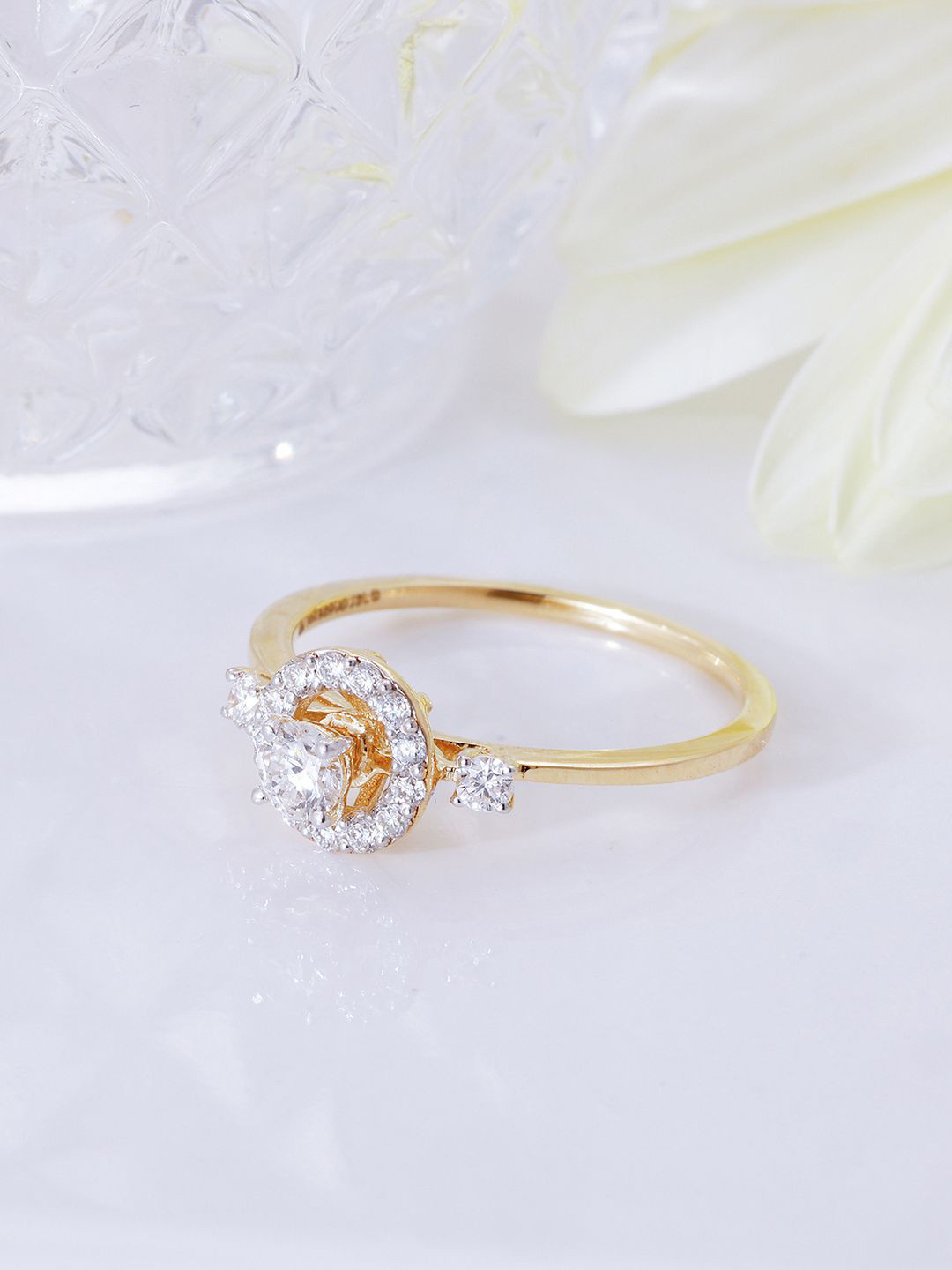 GIVA 14KT Gold Shine Bright Like A Diamond Studded Finger Ring-1.58 gms