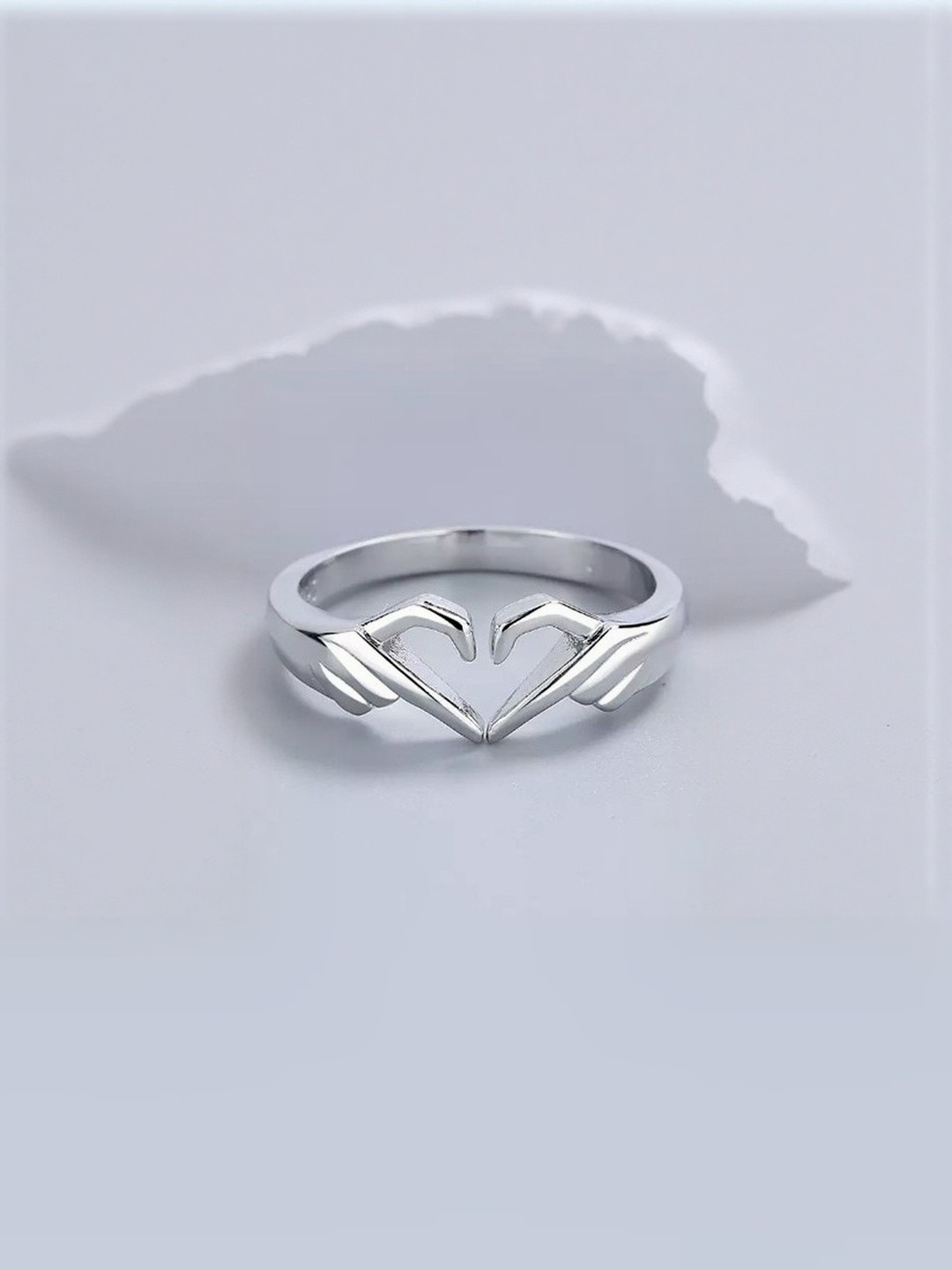 Teeragaj Heart-Shaped Finger Ring