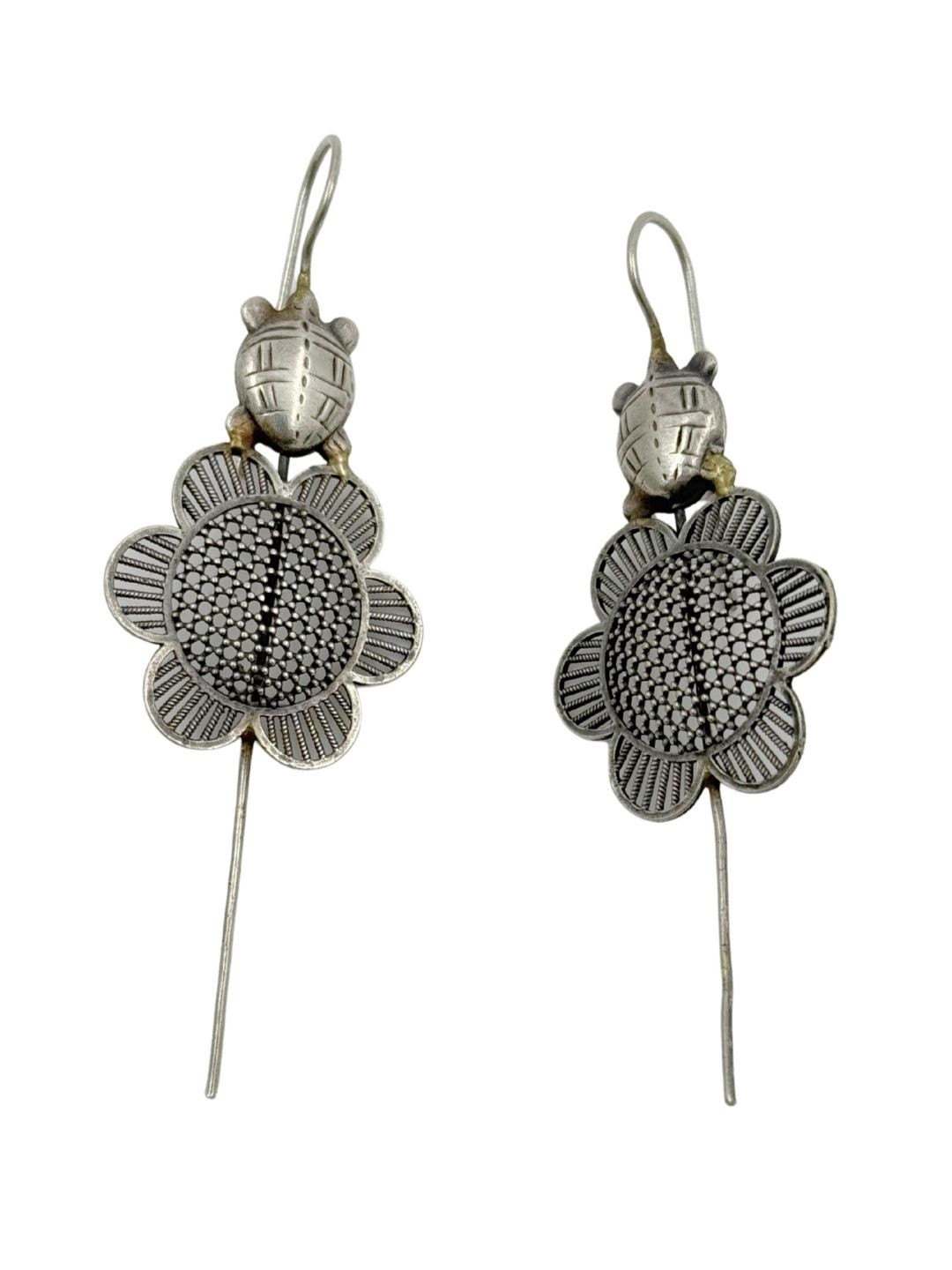 THE NAKHRA STORE Floral Shaped Oxidized Ear Cuff