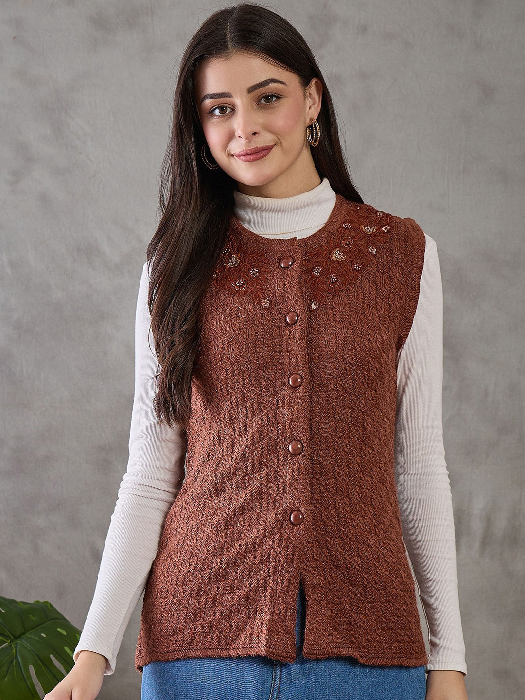 Chemistry Women Floral Woollen Knitted Sleeveless Sweater Vest