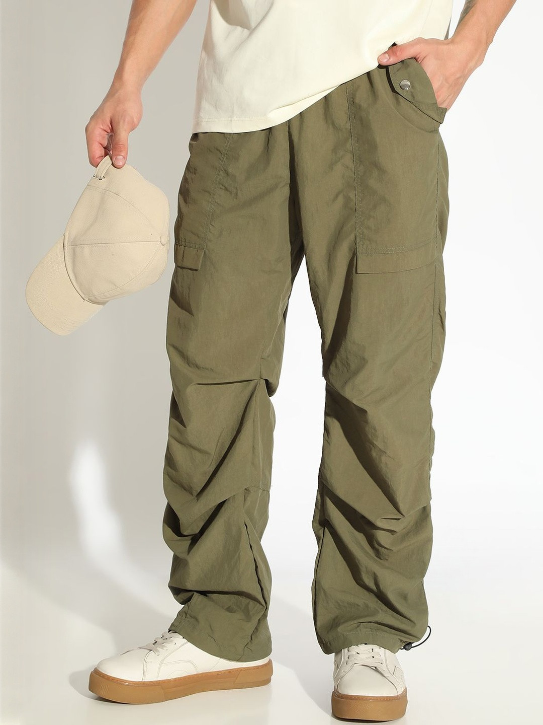 SHOWOFF Men Solid Comfort Loose Fit Low-Rise Oversized Pockets Trousers