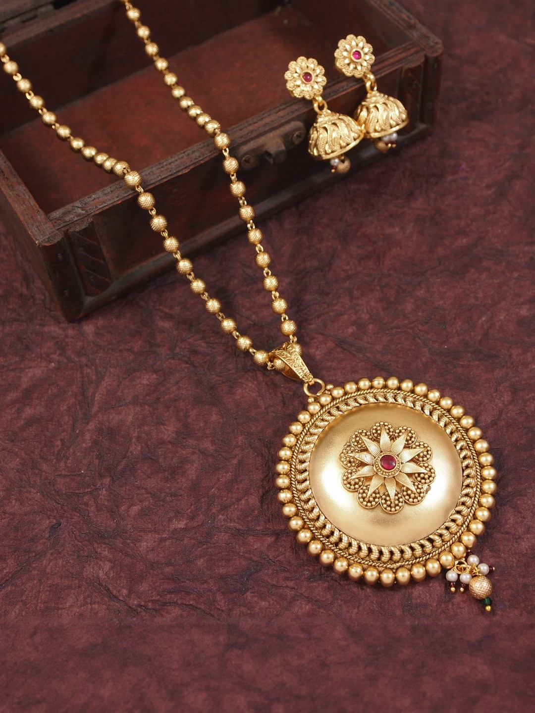 House of Pataudi Gold-Plated Stones-Studded & Beaded Traditional Jewellery Set