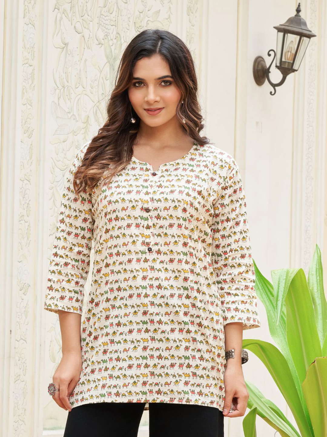 Kaftanize Warli Camel Motifs Printed Round Neck Pure Cotton Kurti
