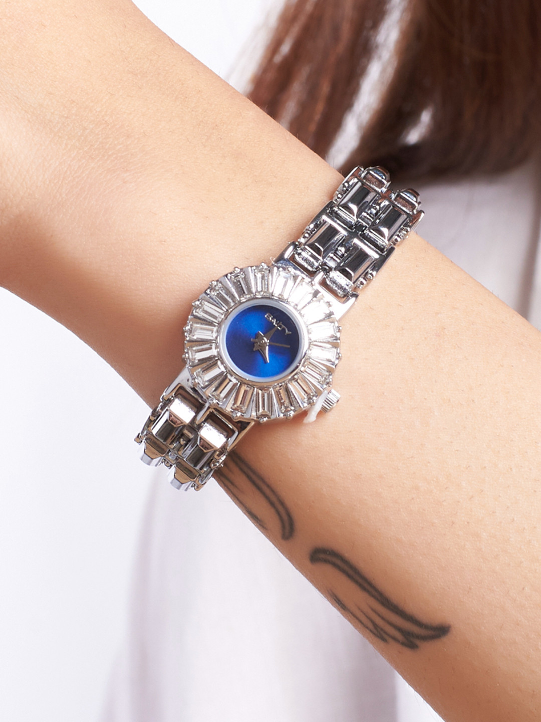 SALTY Women Round Dial & Bracelet Style Straps Analogue Watch WT-S-0019-S-BU