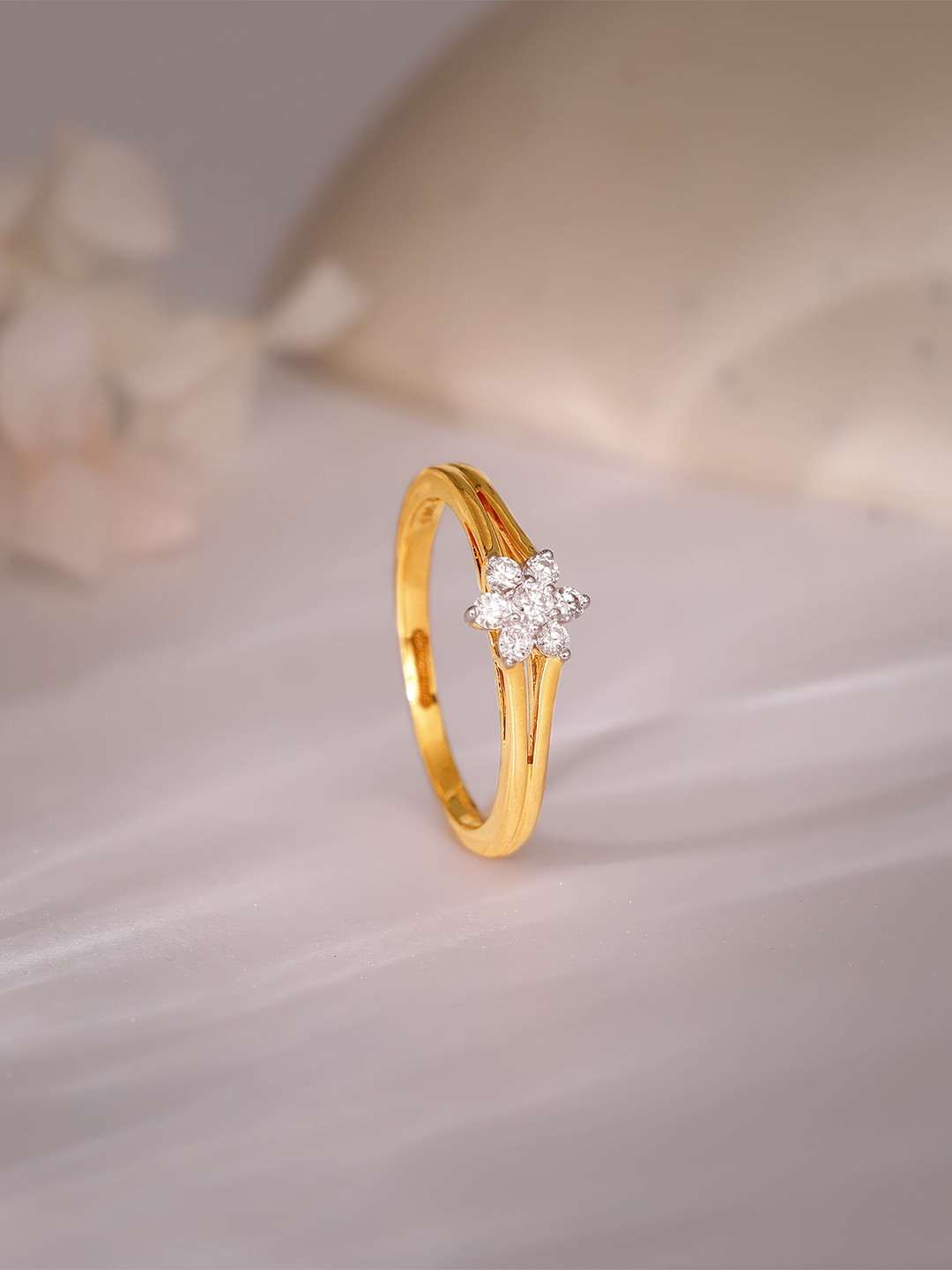 GIVA Gold Dewdrop Solitaire Diamond Ring-1.98 gms