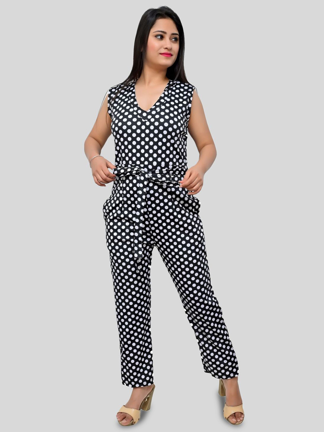 FNOCKS Polka Dots Printed V-Neck Basic Jumpsuit