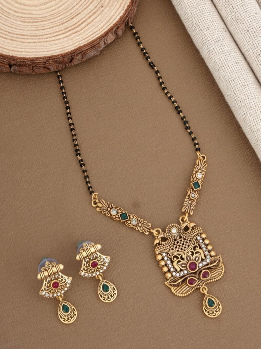 tulsi imitation Women Brass Gold-Plated Artificial Stones and Beads Mangalsutra