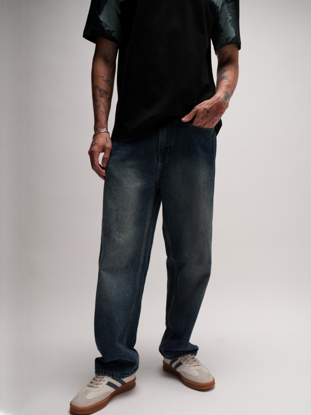 Underrated Club Men Urban Baggy Fit Mid-Rise Light Fade Stretchable Jeans