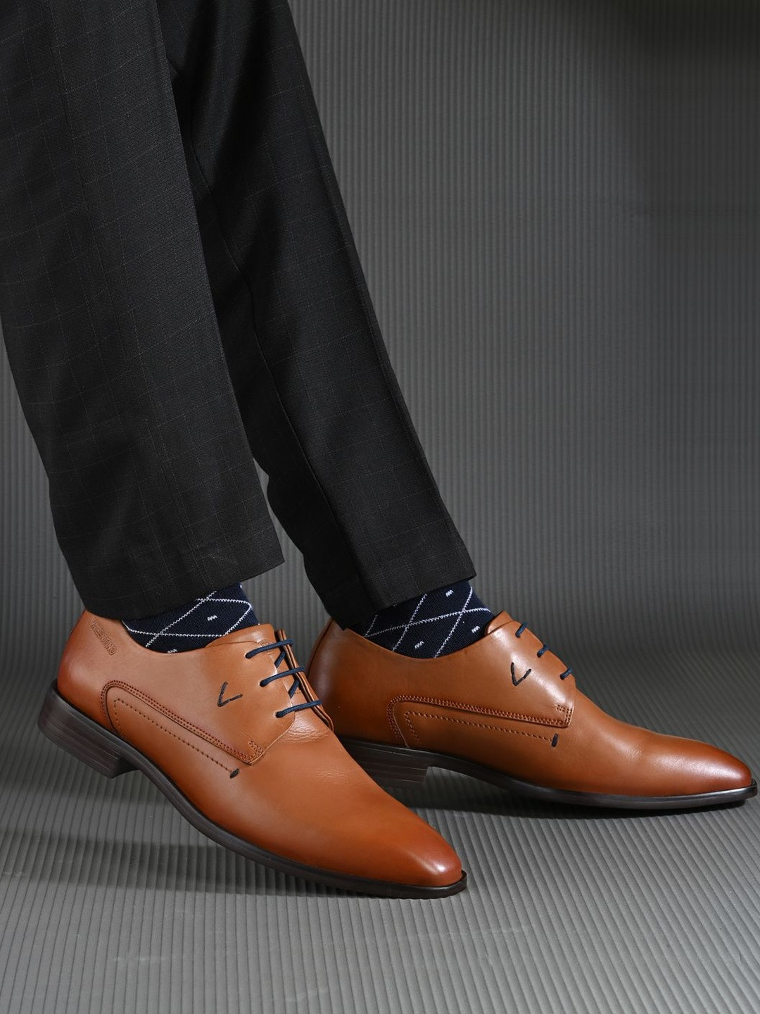 Valentino Men Square Toe Lace-Ups Formal Derbys