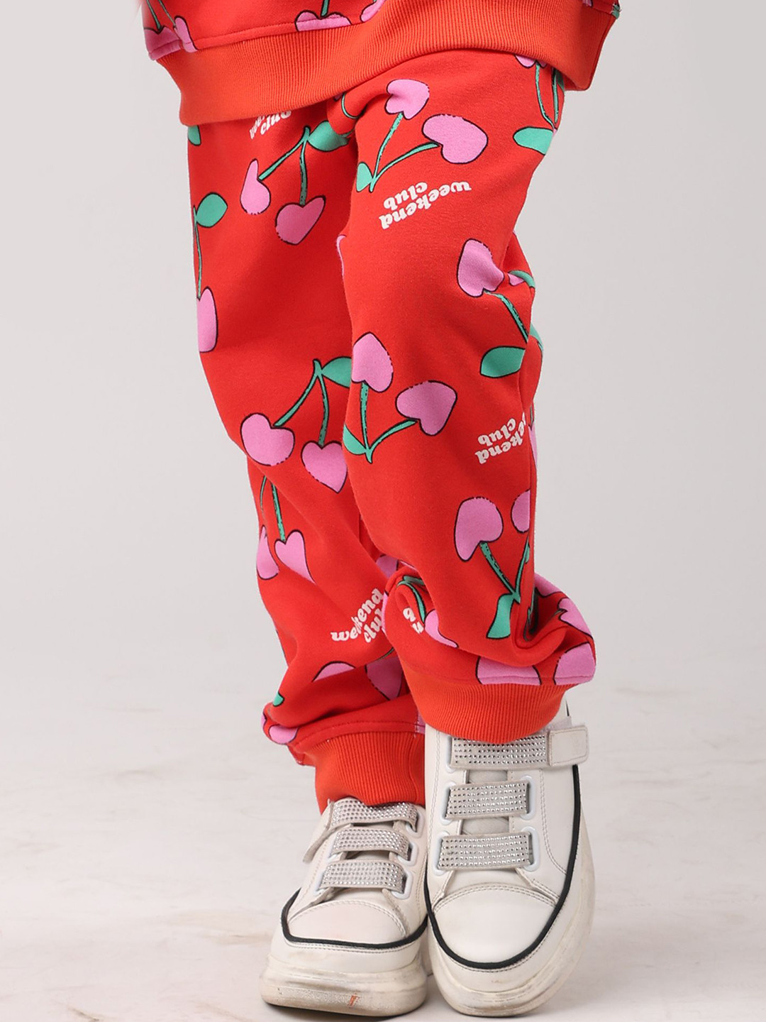 Anthrilo Girls Cherry Red Printed Regular Fit Mid-Rise Fleece Joggers