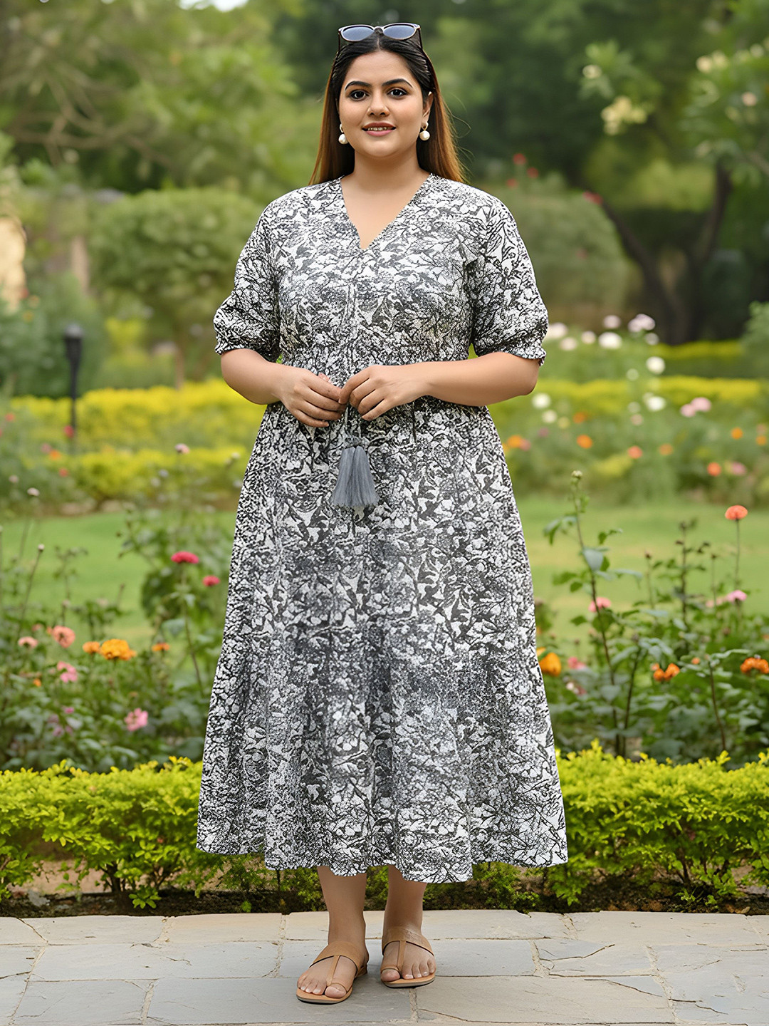 Indietoga Women Plus Size Floral Print Cotton Fit & Flare Maxi Dress With Pockets