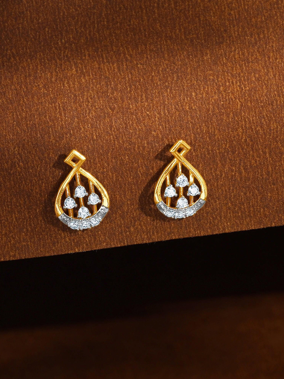 GIVA Women 18KT Gold Dropping Ray Lab Grown Diamond Earrings-2.03 gms