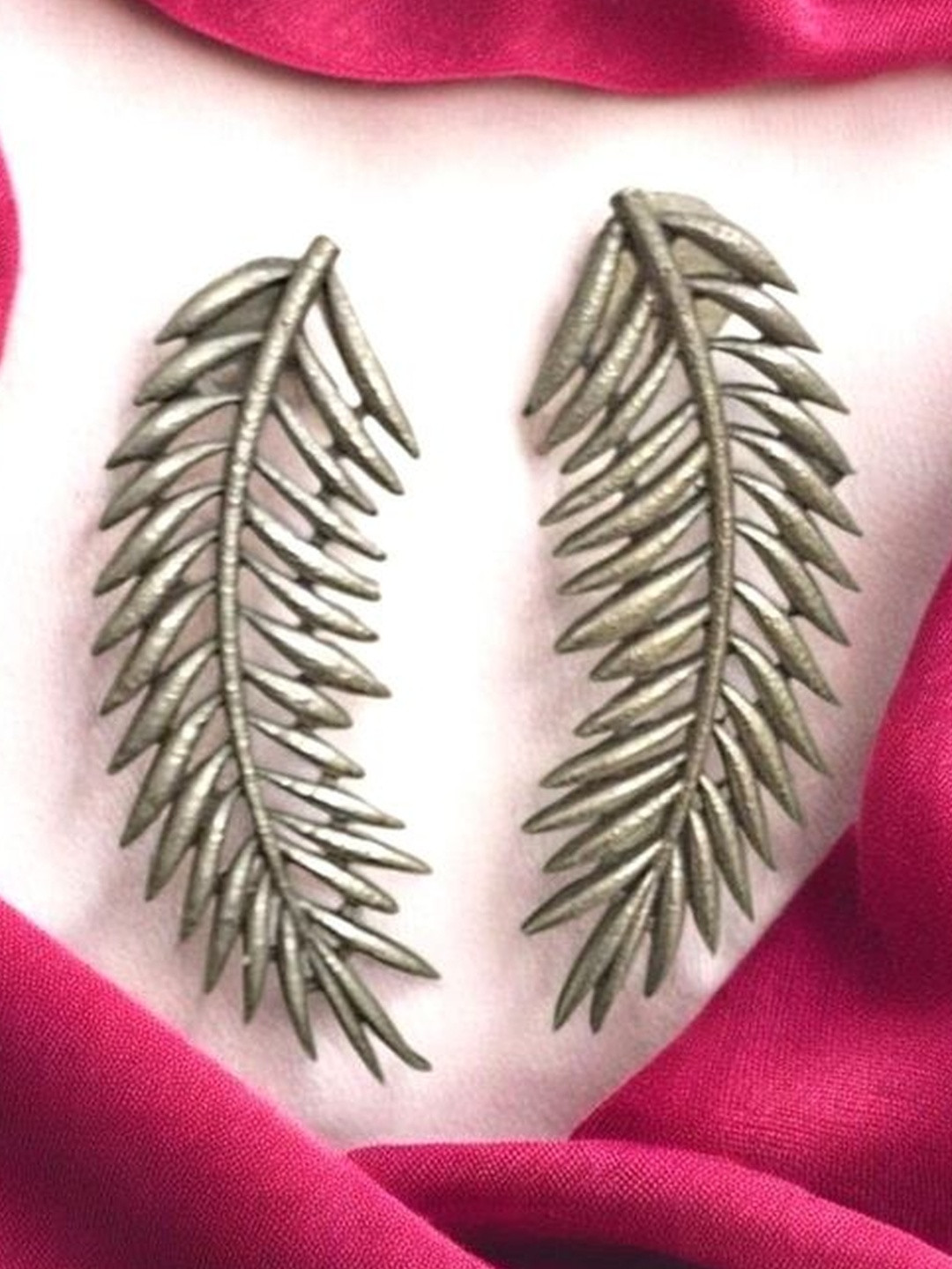 INDIAURA MODE Silver-Plated Leaf Shaped Studs