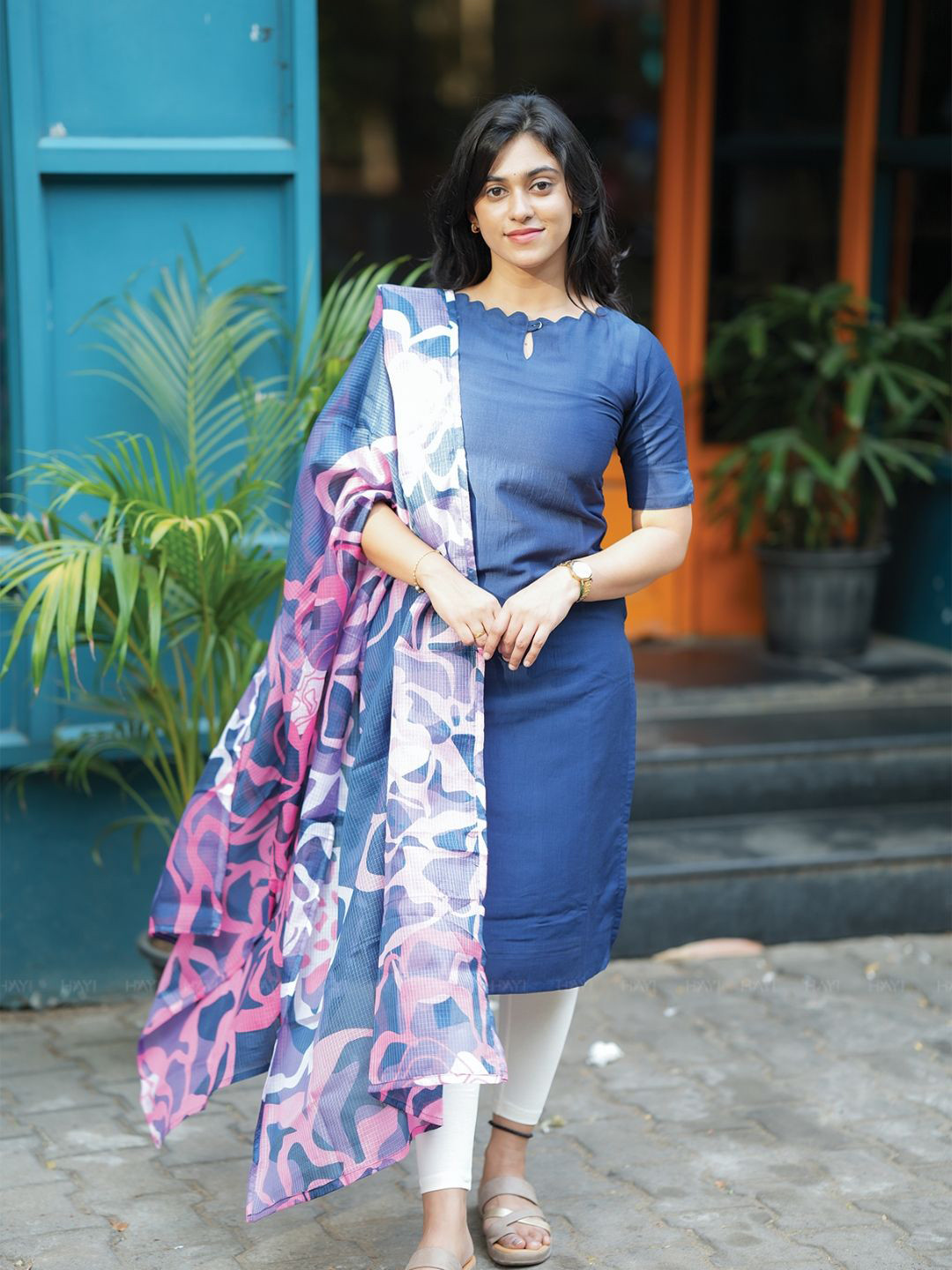 HAY Women Keyhole Neck Regular Kurta Set With Dupatta