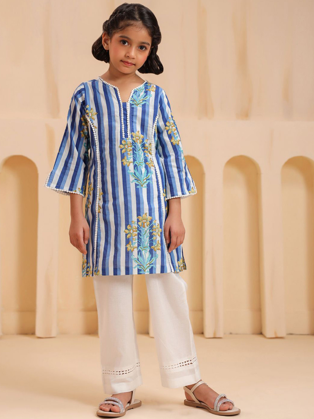 Rain & Rainbow Girls Floral Printed Pure Cotton Kurta