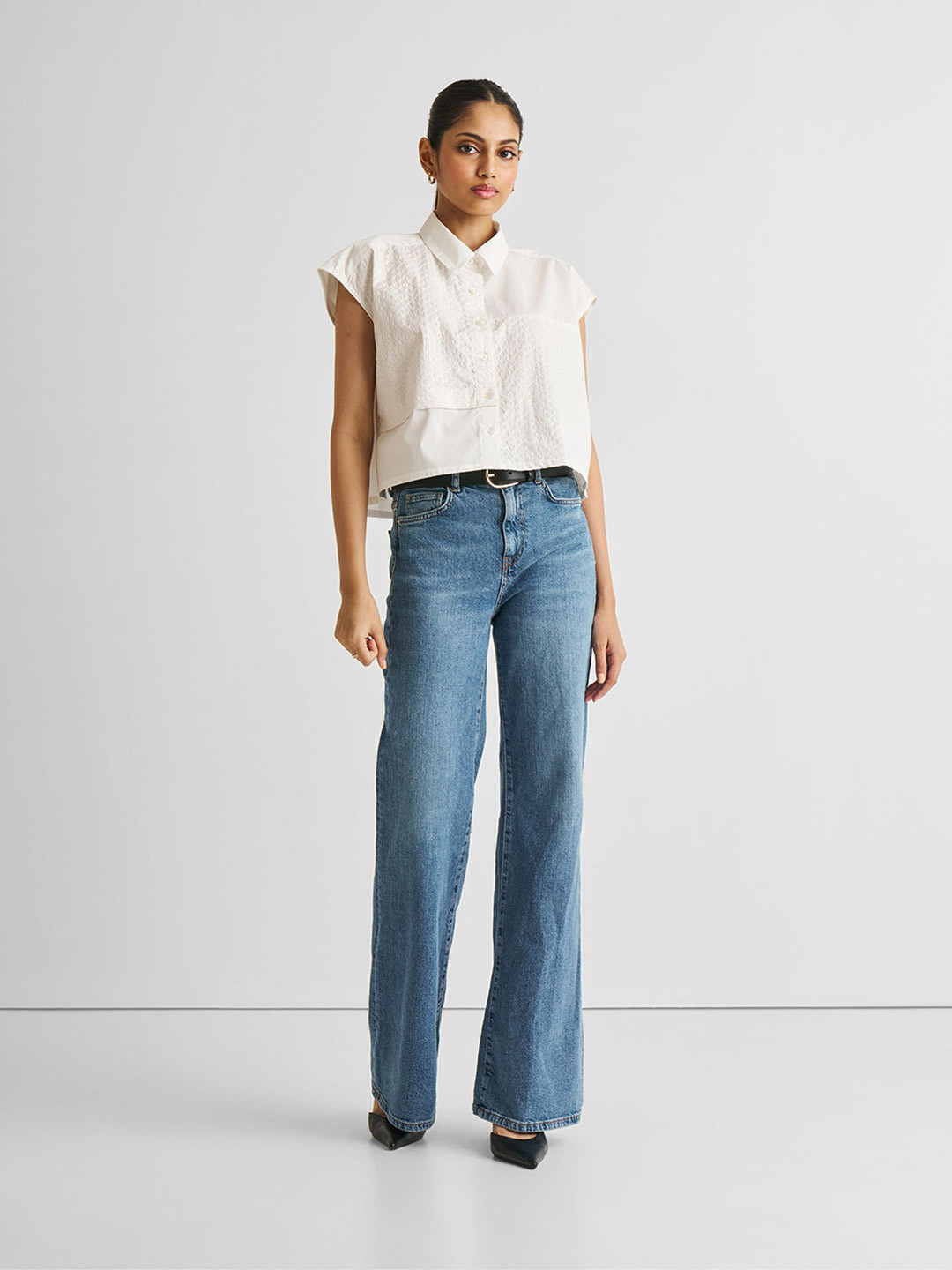 Reistor Women Embroidered Panel Crop Cotton Casual Shirt