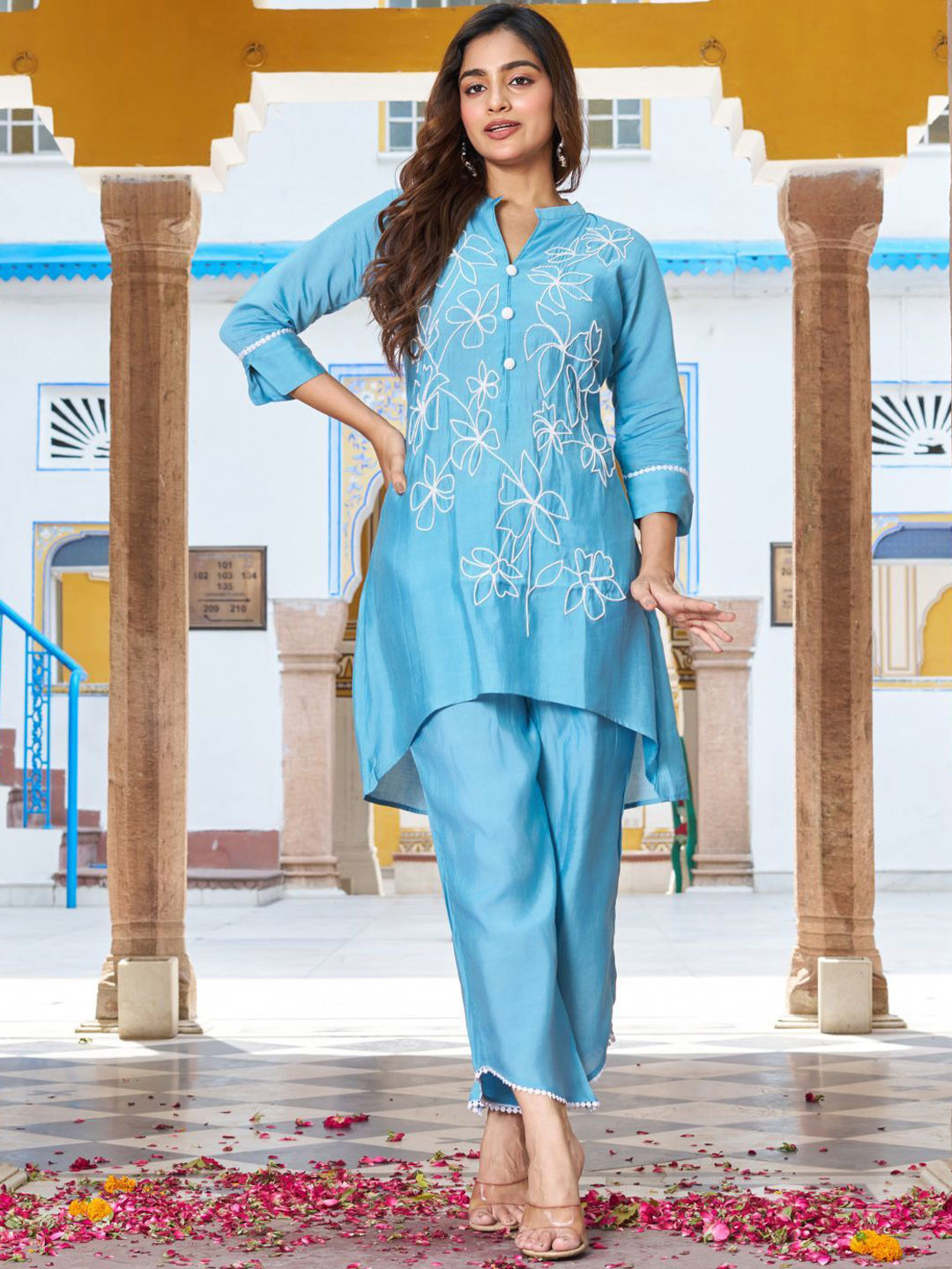 Kaftanize Embellished Mandarin Collar Neck Tunic With Trousers Co-Ords