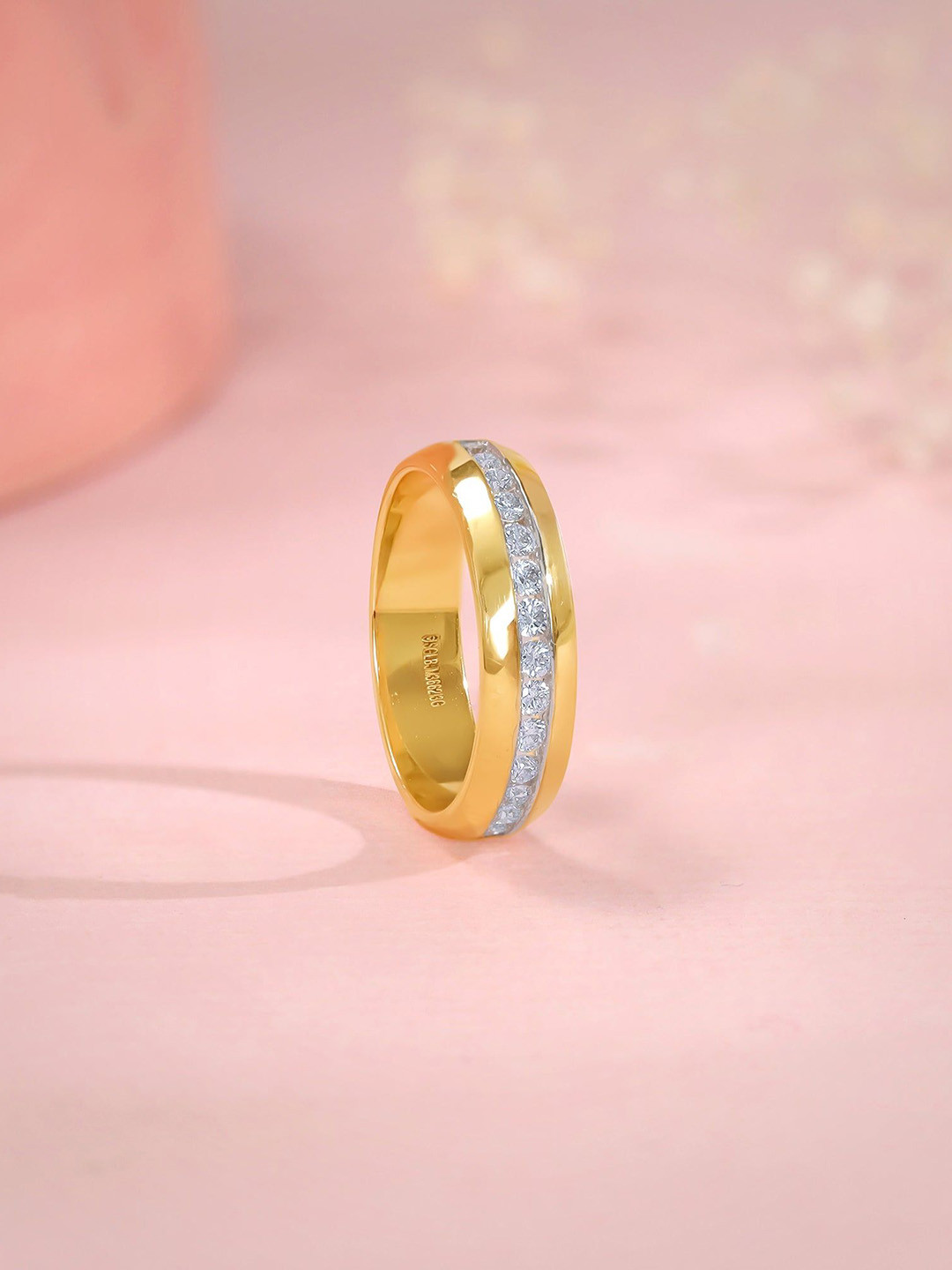 GIVA Gold Maximalist Glow Diamond Ring-3.477 gms